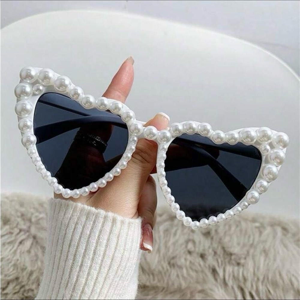 Heart sunglasses - Picture 3 of 3